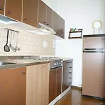 Valbella アパート ビビオーネ